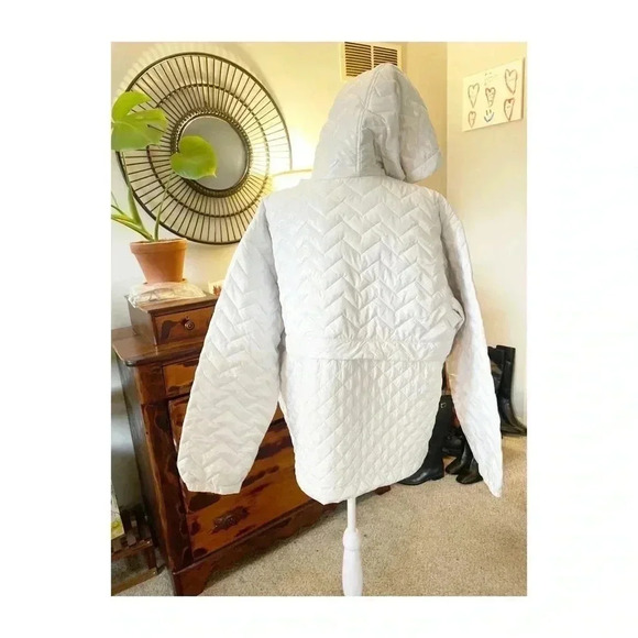 Bernardo Mixed Quilted Light Weight Jacket - Picture 6 of 10